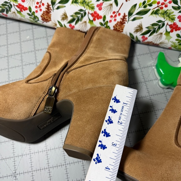 Anne Klein Suede Bayrose Camel Booties 8M without box Never Used - Picture 6 of 8